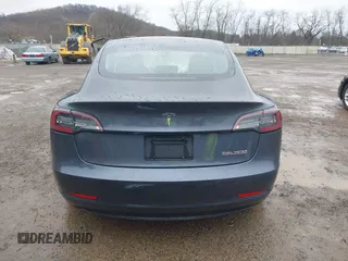 2020 Tesla Model 3 Performance z VIN 5YJ3E1EC9LF601713, wystawiony jako IAAI lot #41888617 z przebiegiem 70 517 mil mil oraz . Historia ofert i sprzedaży dostępna na DreamBid. Obrazek 17.