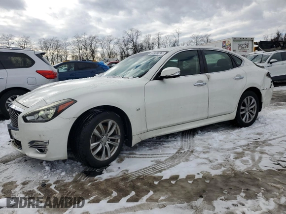 2015 Infiniti Q70 z VIN JN1BY1AR7FM560994, wystawiony jako Copart lot #86988034 z przebiegiem 92 028 mil mil oraz Szkoda całkowita • Salvage title. Historia ofert i sprzedaży dostępna na DreamBid. Obrazek 1.