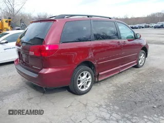 2005 Toyota Sienna XLE with VIN 5TDZA22C85S278883, listed as a IAAI auction lot 42034693 with 85,778 mi miles. Bid and sale history available at carsss.com. Image 4.