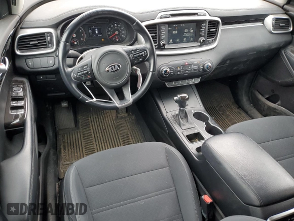 2017 Kia Sorento LX with VIN 5XYPG4A30HG192424, listed as a Copart auction lot 46700925 with 86,244 mi miles and Clean Title. Bid and sale history available at carsss.com. Image 8.