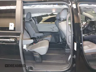 2023 Toyota Sienna XLE z VIN 5TDJSKFC7PS094770, wystawiony jako IAAI lot #42146613 z przebiegiem 72 668 mil mil oraz . Historia ofert i sprzedaży dostępna na DreamBid. Obrazek 8.