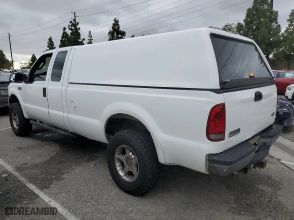 2005 Ford Super Duty F-250 XL with VIN 1FTSX21525EA93155, listed as a Copart auction lot 76545963 with 113,656 mi miles and Salvage Title. Bid and sale history available at carsss.com. Image 2.