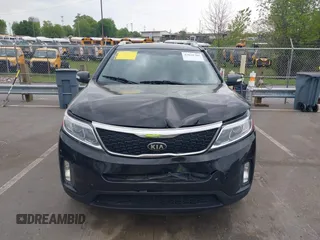 2015 Kia Sorento LX with VIN 5XYKTDA63FG570085, listed as a IAAI auction lot 42031786 with 181,652 mi miles and . Bid and sale history available at DreamBid. Image 13.