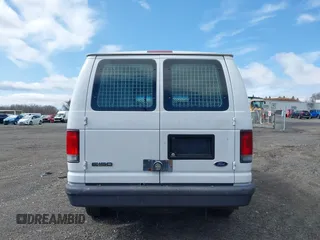 2006 Ford Econoline Cargo with VIN 1FTRE14W16DA52672, listed as a IAAI auction lot 41849776 with 200,276 mi miles. Bid and sale history available at carsss.com. Image 16.