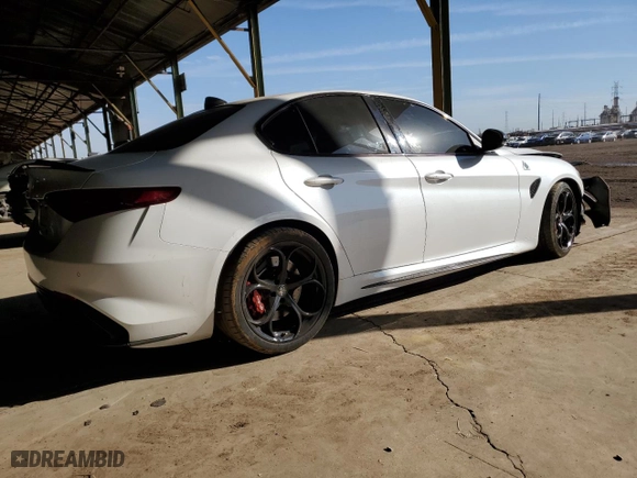 2018 Alfa Romeo Giulia Quadrifoglio with VIN ZARFAEAV5J7565437, listed as a Copart auction lot 75045164 with 0 mi miles and Salvage Title. Bid and sale history available at carsss.com. Image 3.