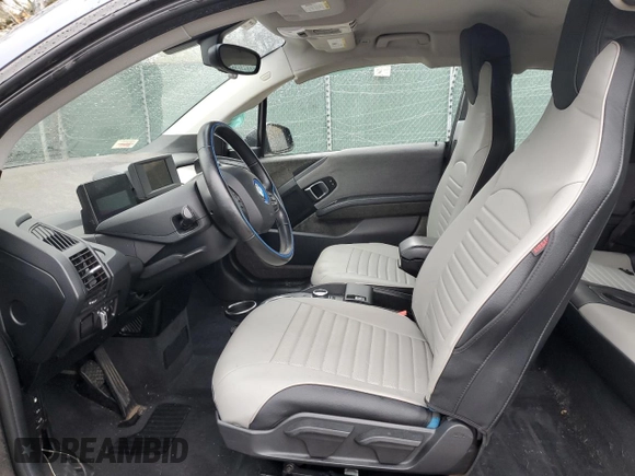2017 BMW i3 z VIN WBY1Z8C38HV890419, wystawiony jako Copart lot #52199865 z przebiegiem Nie podano mil oraz Szkody całkowita. Historia ofert i sprzedaży dostępna na DreamBid. Obrazek 7.