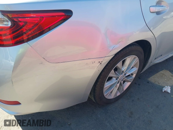 2013 Lexus ES 300h with VIN JTHBW1GG8D2026533, listed as a IAAI auction lot 42064923 with Not provided miles and . Bid and sale history available at DreamBid. Image 18.