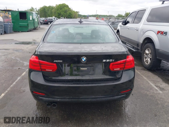 2018 BMW 3 Series 330i xDrive with VIN WBA8D9G50JNU69376, listed as a IAAI auction lot 41971138 with 61,551 mi miles. Bid and sale history available at carsss.com. Image 16.