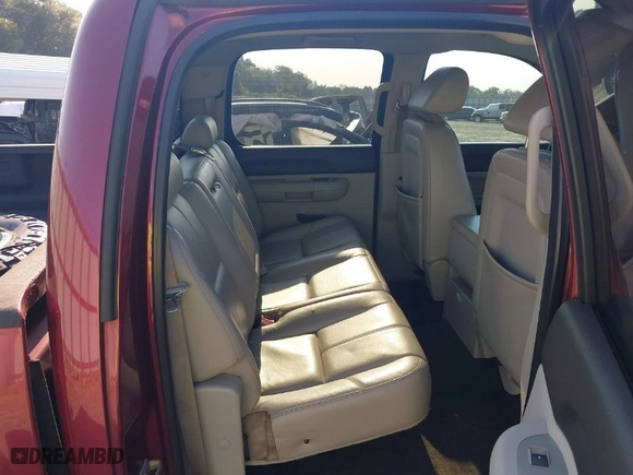 2008 Chevrolet Silverado 1500 LT w/1LT with VIN 2GCEK13J181246470, listed as a IAAI auction lot 40390209 with 195,631 mi miles. Bid and sale history available at carsss.com. Image 8.