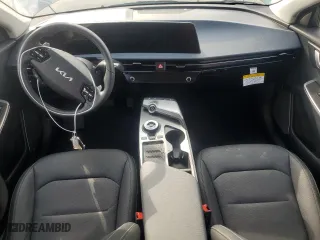 2024 Kia EV6 Wind with VIN KNDC34LAXR5198702, listed as a Copart auction lot 68814124 with 6,610 mi miles and Clean Title. Bid and sale history available at carsss.com. Image 8.