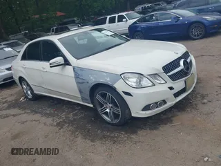 2010 Mercedes-Benz E 350 Luxury z VIN WDDHF8HB1AA259975, wystawiony jako IAAI lot #42111436 z przebiegiem 244 147 mil mil oraz . Historia ofert i sprzedaży dostępna na DreamBid. Obrazek 1.