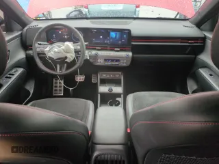 2024 Hyundai Kona N Line z VIN KM8HACA3XRU055454, wystawiony jako Copart lot #51841935 z przebiegiem 22 371 mil mil oraz Szkoda całkowita • Salvage title. Historia ofert i sprzedaży dostępna na DreamBid. Obrazek 8.