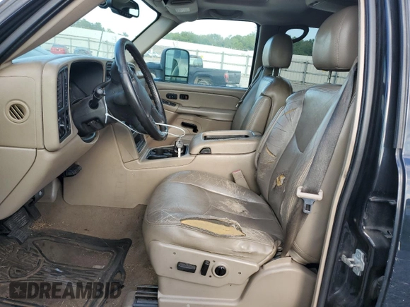 2006 GMC Sierra 3500 DRW SL z VIN 1GTHK33236F115273, wystawiony jako Copart lot #68807084 z przebiegiem 249 002 mil mil oraz Szkody całkowita. Historia ofert i sprzedaży dostępna na DreamBid. Obrazek 7.