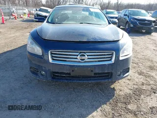 2014 Nissan Maxima SV z VIN 1N4AA5AP7EC460794, wystawiony jako IAAI lot #41493155 z przebiegiem 134 179 mil mil oraz . Historia ofert i sprzedaży dostępna na DreamBid. Obrazek 12.