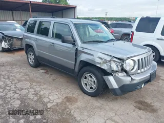 2015 Jeep Patriot Sport z VIN 1C4NJPBA2FD285562, wystawiony jako IAAI lot #42362526 z przebiegiem 151 656 mil mil oraz . Historia ofert i sprzedaży dostępna na DreamBid. Obrazek 1.