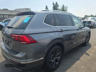 2024 Volkswagen Tiguan SE z VIN 3VV3B7AX1RM107078, wystawiony jako IAAI lot #42852792 z przebiegiem 36 642 mil mil oraz . Historia ofert i sprzedaży dostępna na DreamBid. Obrazek 2.