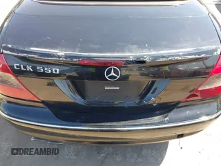 2007 Mercedes-Benz CLK 550 z VIN WDBTK72F07T079596, wystawiony jako IAAI lot #42140223 z przebiegiem 131 683 mil mil oraz . Historia ofert i sprzedaży dostępna na DreamBid. Obrazek 18.
