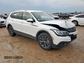 2024 Volkswagen Tiguan SE z VIN 3VV3B7AX0RM188817, wystawiony jako Copart lot #58040225 z przebiegiem 6 299 mil mil oraz Szkoda całkowita • Salvage title. Historia ofert i sprzedaży dostępna na DreamBid. Obrazek 4.