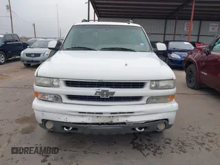 2002 Chevrolet Tahoe Z71 with VIN 1GNEK13Z22R303223, listed as a IAAI auction lot 41527148 with 211,835 mi miles. Bid and sale history available at carsss.com. Image 12.