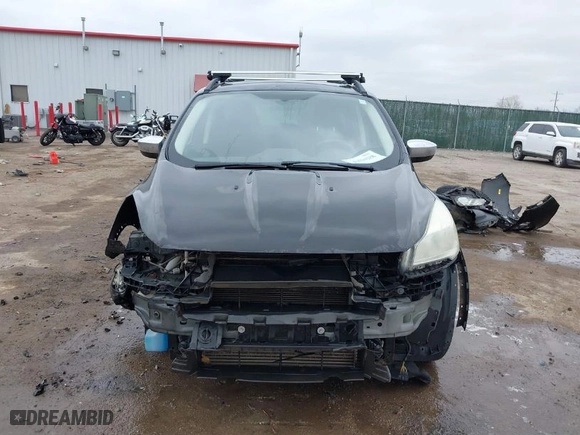 2014 Ford Escape SE with VIN 1FMCU0G92EUC21133, listed as a IAAI auction lot 41694288 with 142131 miles. Bid and sale history available at carsss.com. Image 13.