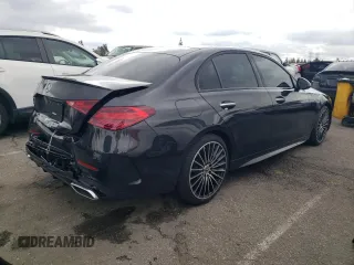 2023 Mercedes-Benz C 300 z VIN W1KAF4GB0PR128025, wystawiony jako Copart lot #45961914 z przebiegiem 9 609 mil mil oraz . Historia ofert i sprzedaży dostępna na DreamBid. Obrazek 3.