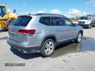 2022 Volkswagen Atlas SE with VIN 1V2WR2CA2NC542530, listed as a IAAI auction lot 41913358 with 37,977 mi miles and . Bid and sale history available at DreamBid. Image 4.
