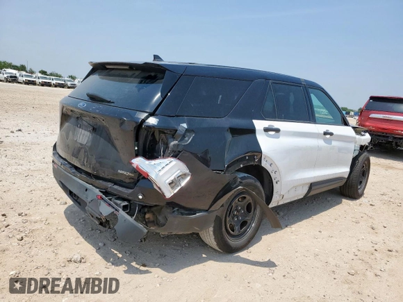 2022 Ford Police Interceptor Utility z VIN 1FM5K8AB3NGA47743, wystawiony jako Copart lot #57174145 z przebiegiem 71 935 mil mil oraz Czysty tytuł • Clean title. Historia ofert i sprzedaży dostępna na DreamBid. Obrazek 3.