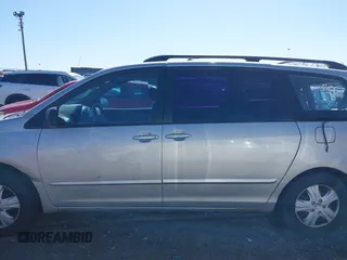 2006 Toyota Sienna CE with VIN 5TDZA23C36S419262, listed as a IAAI auction lot 42042520 with 202,686 mi miles. Bid and sale history available at carsss.com. Image 14.