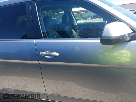 2023 Volkswagen Atlas SEL z VIN 1V2BR2CA9PC534703, wystawiony jako IAAI lot #42033612 z przebiegiem 22 886 mil mil oraz . Historia ofert i sprzedaży dostępna na DreamBid. Obrazek 14.
