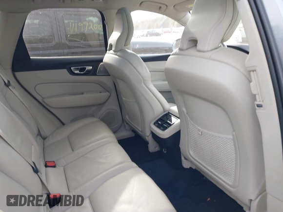 2020 Volvo XC60 Inscription with VIN YV4102RL6L1470249, listed as a IAAI auction lot 41165934 with 26,127 mi miles and . Bid and sale history available at DreamBid. Image 8.