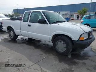 2003 GMC Sonoma SLS with VIN 1GTCS19X438272277, listed as a IAAI auction lot 41554041 with 168,682 mi miles. Bid and sale history available at carsss.com. Image 1.