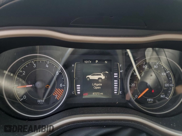 2015 Jeep Cherokee Sport с VIN 1C4PJLAB5FW695241, выставлен на аукционе Copart как лот 60779715 с пробегом 87 272 миль миль и Списание • Salvage title. История ставок и продаж доступна на DreamBid. Изображение 9.