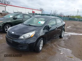 2013 Kia Rio LX z VIN KNADM4A39D6210988, wystawiony jako IAAI lot #41875368 z przebiegiem 161 570 mil mil oraz . Historia ofert i sprzedaży dostępna na DreamBid. Obrazek 18.