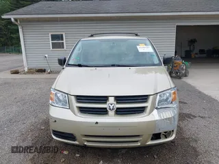 2010 Dodge Grand Caravan Hero z VIN 2D4RN3D17AR390232, wystawiony jako IAAI lot #42301567 z przebiegiem 102 004 mil mil oraz . Historia ofert i sprzedaży dostępna na DreamBid. Obrazek 12.