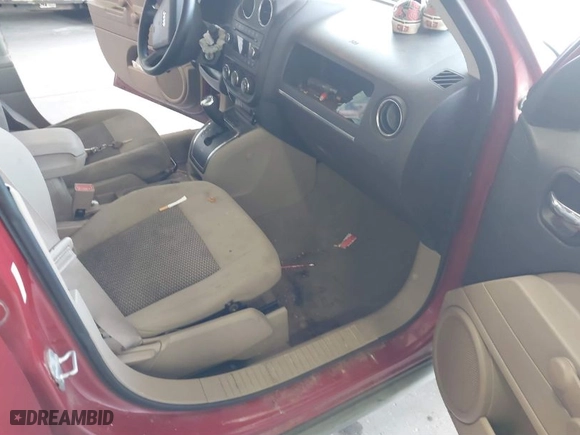 2010 Jeep Patriot Sport with VIN 1J4NF2GB1AD508652, listed as a IAAI auction lot 39951035 with 191,642 mi miles. Bid and sale history available at carsss.com. Image 5.