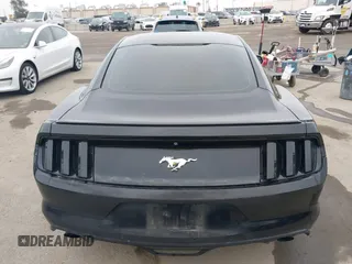 2016 Ford Mustang EcoBoost z VIN 1FA6P8TH0G5237709, wystawiony jako IAAI lot #42100996 z przebiegiem 81 096 mil mil oraz . Historia ofert i sprzedaży dostępna na DreamBid. Obrazek 16.