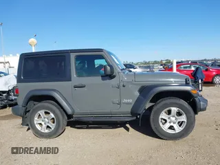 2020 Jeep Wrangler Willys с VIN 1C4GJXAG4LW164787, выставлен на аукционе IAAI как лот 41719754 с пробегом 63 802 миль миль и . История ставок и продаж доступна на DreamBid. Изображение 13.