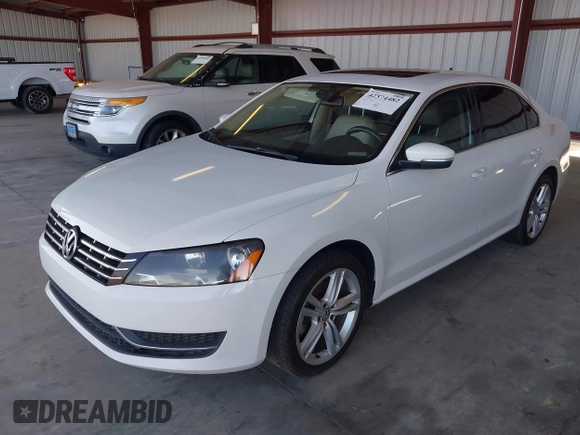 2014 Volkswagen Passat SE с VIN 1VWBN7A3XEC087730, выставлен на аукционе IAAI как лот 42374482 с пробегом 199 449 миль миль и . История ставок и продаж доступна на DreamBid. Изображение 2.