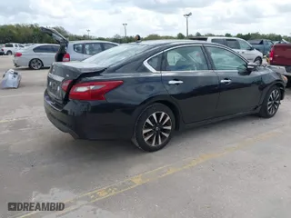 2018 Nissan Altima 2.5 S with VIN 1N4AL3AP5JC236934, listed as a IAAI auction lot 41713011 with 125,495 mi miles. Bid and sale history available at carsss.com. Image 4.