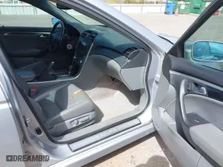 2005 Acura TL with VIN 19UUA66225A042361, listed as a IAAI auction lot 41795900 with 236,371 mi miles. Bid and sale history available at carsss.com. Image 5.