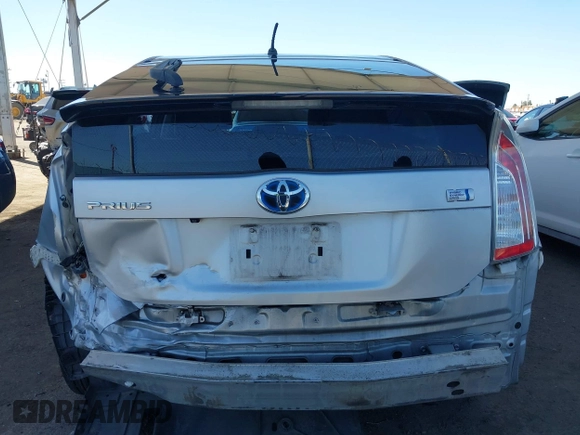 2015 Toyota Prius Four with VIN JTDKN3DU8F1999155, listed as a IAAI auction lot 41852226 with 415,013 mi miles. Bid and sale history available at carsss.com. Image 16.