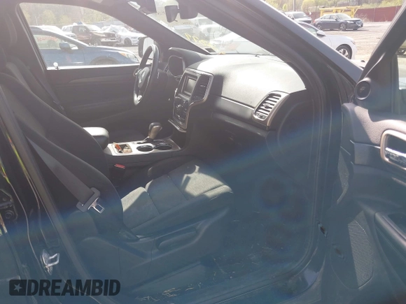 2017 Jeep Grand Cherokee Altitude z VIN 1C4RJFAG6HC892879, wystawiony jako IAAI lot #42080059 z przebiegiem 149 334 mil mil oraz . Historia ofert i sprzedaży dostępna na DreamBid. Obrazek 5.