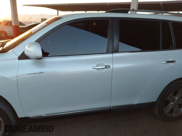 2011 Toyota Highlander Limited with VIN 5TDDK3EH4BS064313, listed as a IAAI auction lot 40934105 with 155,204 mi miles and . Bid and sale history available at DreamBid. Image 14.