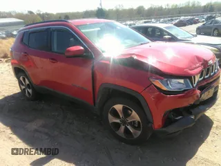 2018 Jeep Compass Altitude z VIN 3C4NJDBB2JT135946, wystawiony jako IAAI lot #41863479 z przebiegiem 82 087 mil mil oraz . Historia ofert i sprzedaży dostępna na DreamBid. Obrazek 1.