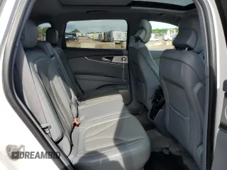 2019 Lincoln Nautilus Reserve z VIN 2LMPJ8L95KBL10165, wystawiony jako Copart lot #57593195 z przebiegiem 88 303 mil mil oraz Szkoda całkowita • Salvage title. Historia ofert i sprzedaży dostępna na DreamBid. Obrazek 11.
