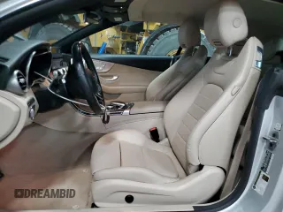 2019 Mercedes-Benz C 300 z VIN WDDWK8EB0KF826740, wystawiony jako Copart lot #47820995 z przebiegiem 97 318 mil mil oraz Szkoda całkowita • Salvage title. Historia ofert i sprzedaży dostępna na DreamBid. Obrazek 7.