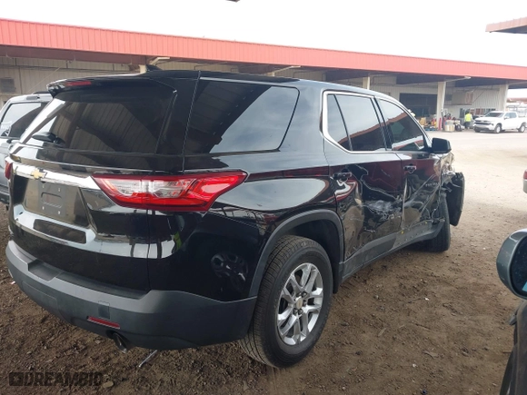 2018 Chevrolet Traverse LS with VIN 1GNERFKW1JJ105973, listed as a IAAI auction lot 41939730 with 153,336 mi miles. Bid and sale history available at carsss.com. Image 4.