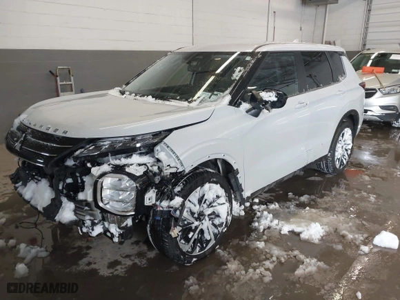 2022 Mitsubishi Outlander SE with VIN JA4J4UA80NZ025367, listed as a IAAI auction lot 41567243 with 38,476 mi miles. Bid and sale history available at carsss.com. Image 19.