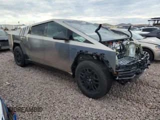 2024 Tesla Cybertruck z VIN 7G2CEHED6RA013370, wystawiony jako Copart lot #69230494 z przebiegiem Nie podano mil oraz Szkody całkowita. Historia ofert i sprzedaży dostępna na DreamBid. Obrazek 4.