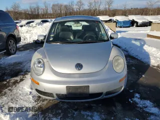 2006 Volkswagen New Beetle Coupe with VIN 3VWRG31C36M403745, listed as a Copart auction lot 41715975 with 92,850 mi miles and Clean Title. Bid and sale history available at carsss.com. Image 5.